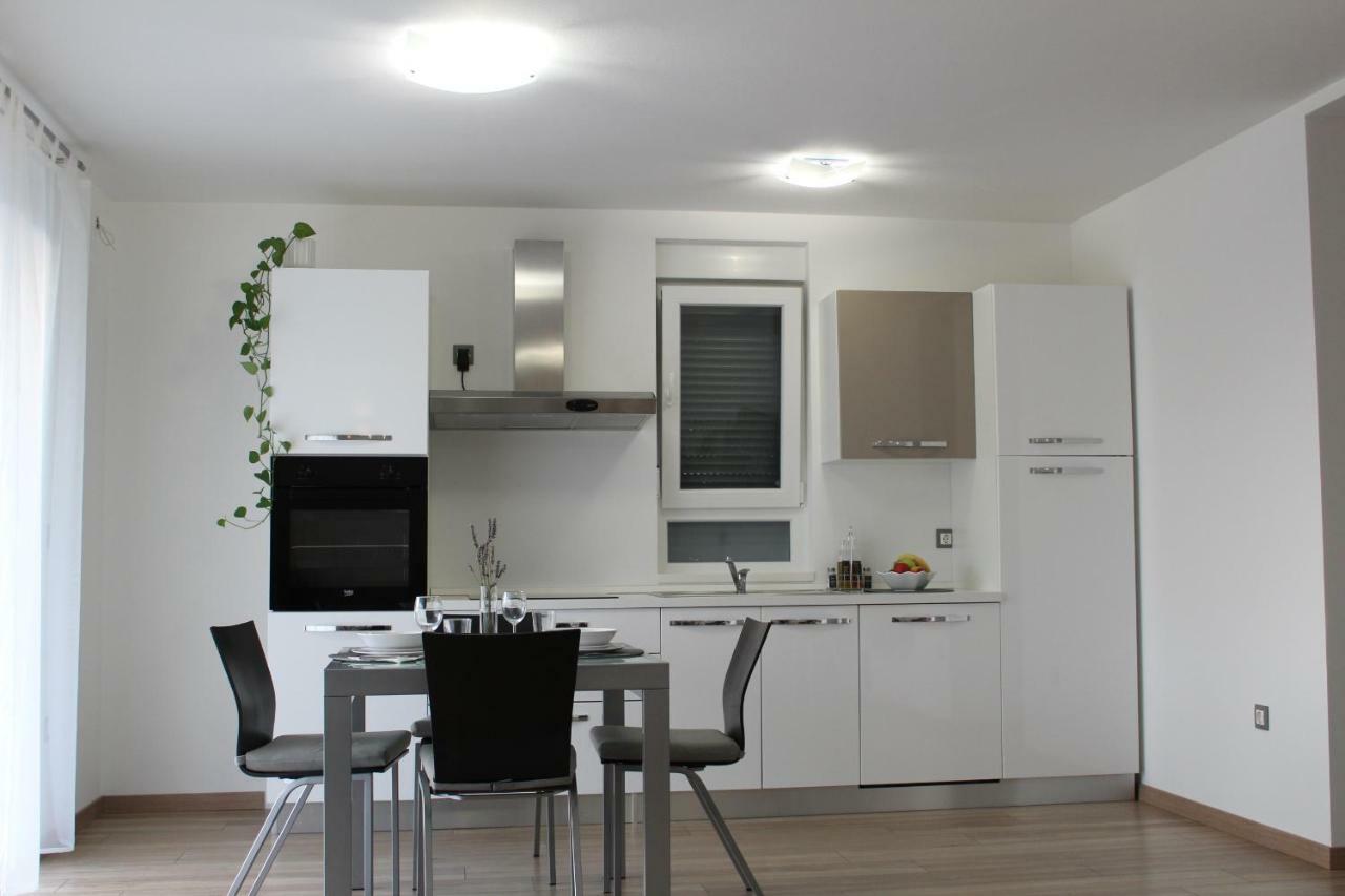 Apartment Fiorella Porec Bagian luar foto